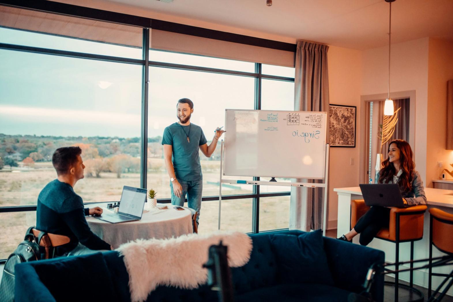 Ejemplo de informe presupuestario organizado con categorías claras